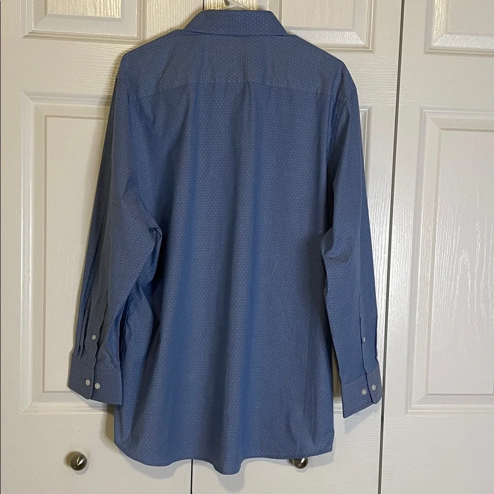 HAGGAR Premium Comfort Slim Fit, Men’s Neck 17-17.5”, Blue